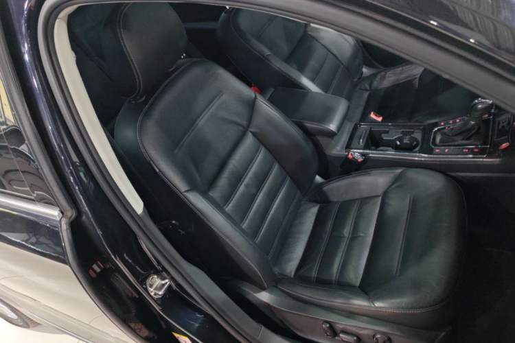 Used Volkswagen Passat 2016 330TSI DSG Prestige Edition Interior 8