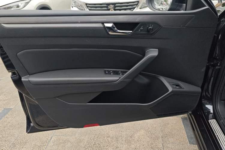 Used Volkswagen Passat 2016 1.8T Government Procurement Version (CEA Engine + 6AT) Left Front Door Interior