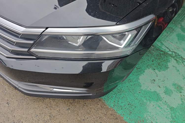 Used Volkswagen Passat 2016 330TSI DSG Luxury Edition Left Front Headlight