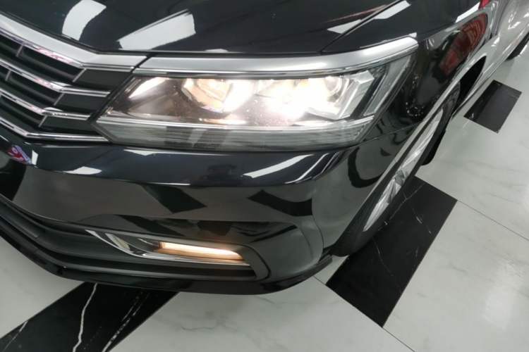 Used Volkswagen Passat 2016 330TSI DSG Luxury Edition Left Front Headlight