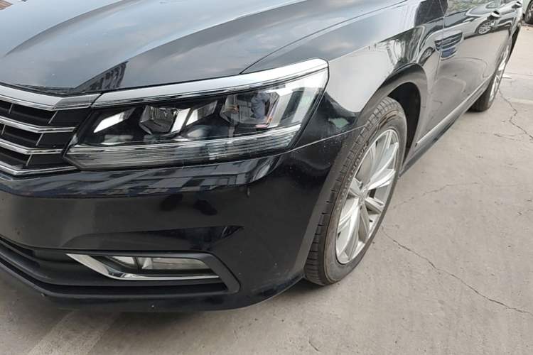 Used Volkswagen Passat 2016 330TSI DSG Luxury Edition Left Front Headlight