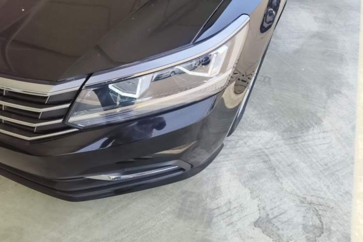 Used Volkswagen Passat 2016 330TSI DSG Luxury Edition Left Front Headlight