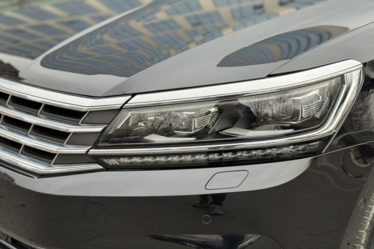 Used Volkswagen Passat 2016 380TSI DSG Ultimate Edition Left Front Headlight
