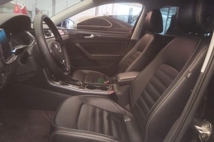 Used Volkswagen Passat 2016 330TSI DSG Luxury Edition Left Front Seat