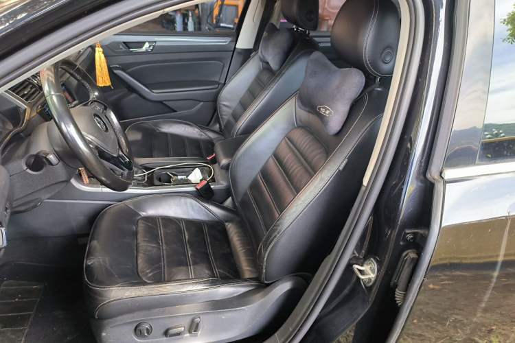 Used Volkswagen Passat 2016 330TSI DSG Luxury Edition Left Front Seat