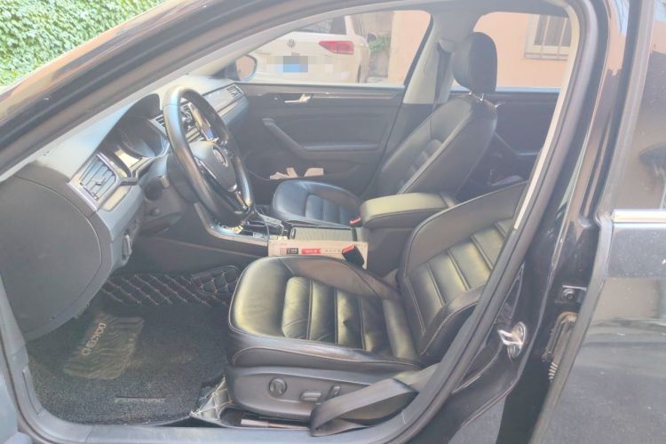 Used Volkswagen Passat 2016 330TSI DSG Luxury Edition Left Front Seat