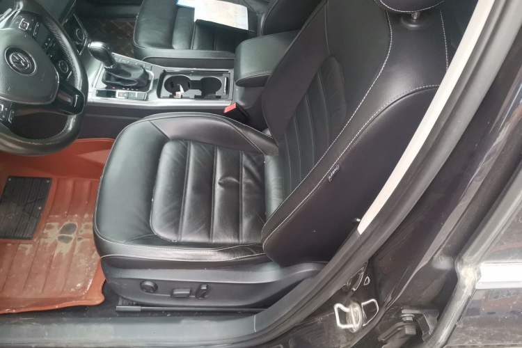 Used Volkswagen Passat 2016 330TSI DSG Luxury Edition Left Front Seat