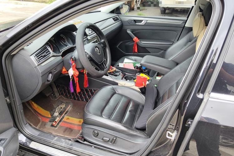 Used Volkswagen Passat 2016 330TSI DSG Luxury Edition Left Front Seat