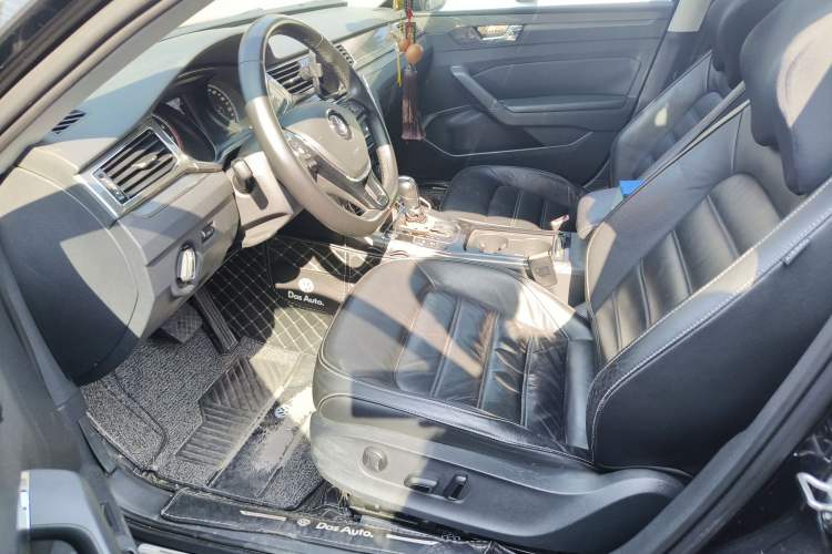 Used Volkswagen Passat 2016 330TSI DSG Luxury Edition Left Front Seat