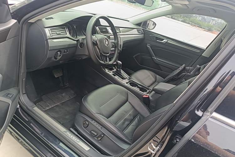 Used Volkswagen Passat 2016 330TSI DSG Prestige Edition Left Front Seat