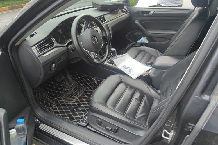 Used Volkswagen Passat 2016 330TSI DSG Luxury Edition Left Front Seat