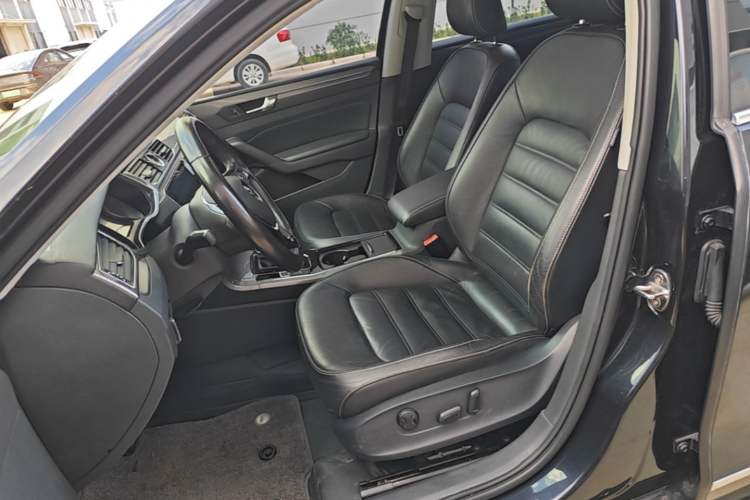 Used Volkswagen Passat 2016 330TSI DSG Luxury Edition Left Front Seat