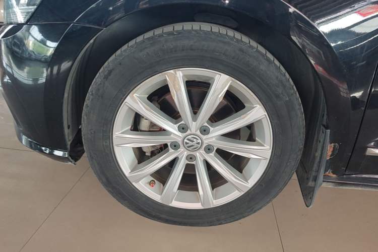 Used Volkswagen Passat 2016 380TSI DSG Prestige Edition Left Front Wheel Hub
