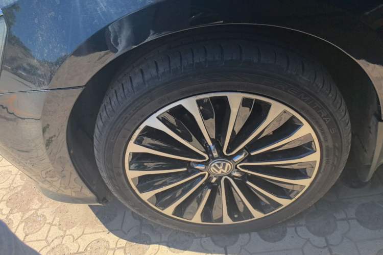 Used Volkswagen Passat 2016 330TSI DSG Prestige Edition Left Front Wheel Hub