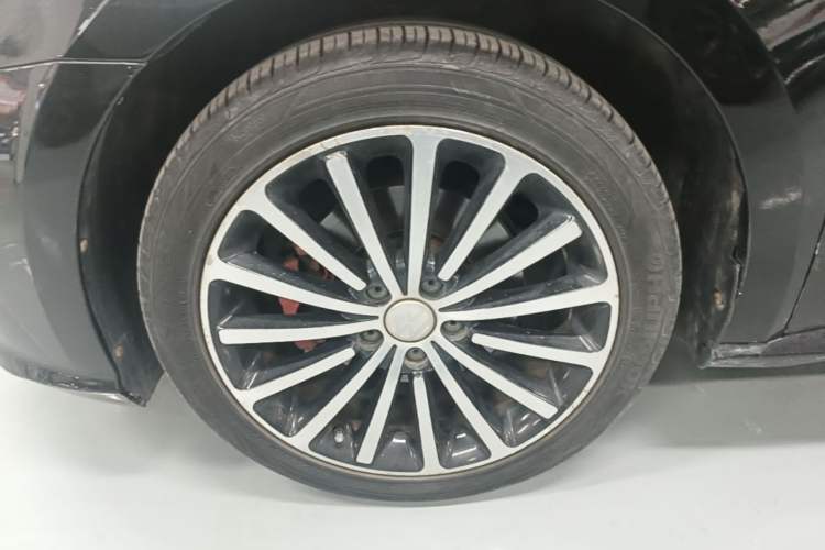 Used Volkswagen Passat 2016 280TSI DSG Prestige Edition Left Front Wheel Hub