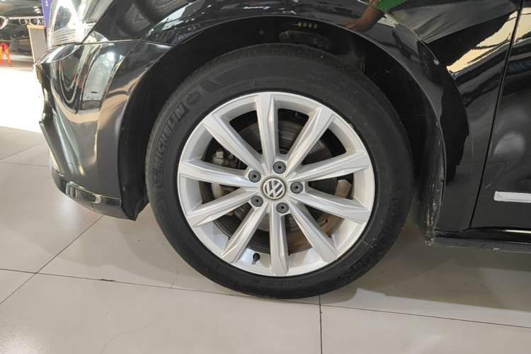 Used Volkswagen Passat 2016 330TSI DSG Prestige Edition Left Front Wheel Hub