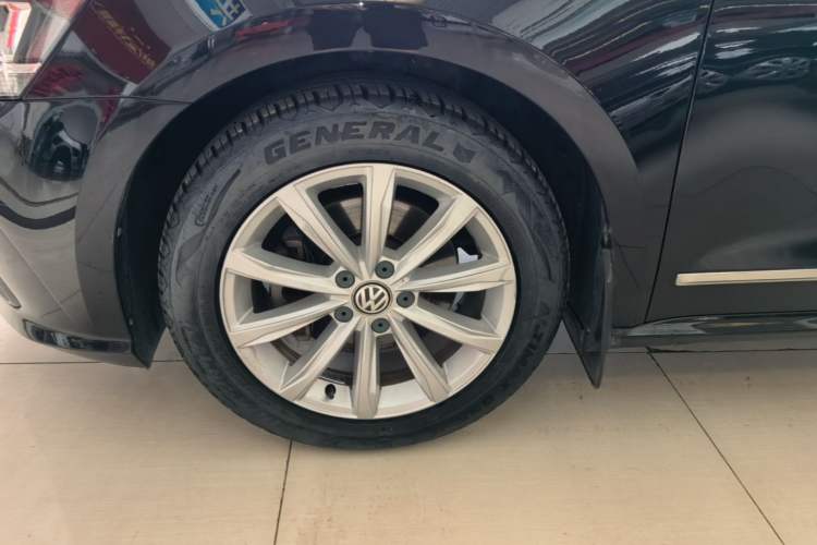 Used Volkswagen Passat 2016 330TSI DSG Prestige Edition Left Front Wheel Hub