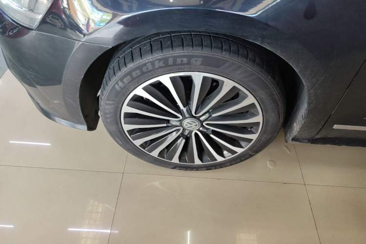 Used Volkswagen Passat 2016 330TSI DSG Prestige Edition Left Front Wheel Hub