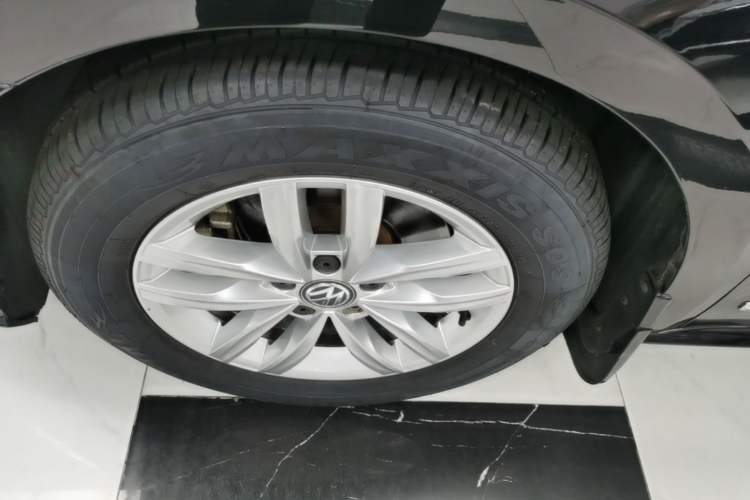 Used Volkswagen Passat 2016 330TSI DSG Luxury Edition Left Front Wheel Hub