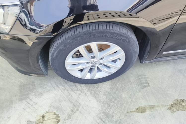 Used Volkswagen Passat 2016 330TSI DSG Luxury Edition Left Front Wheel Hub