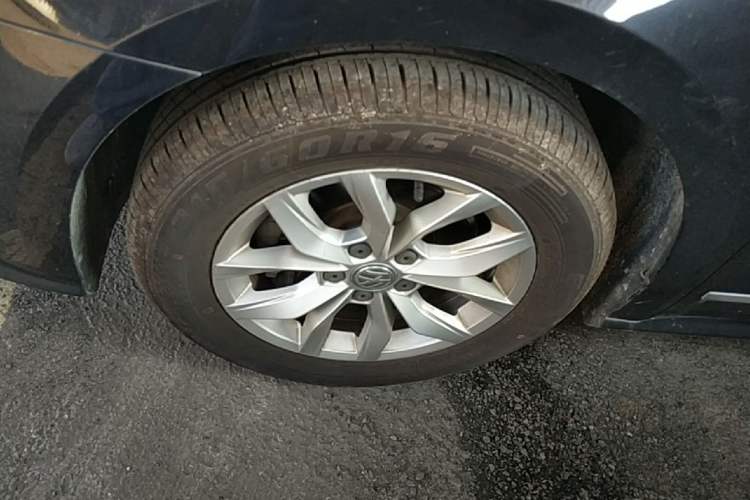Used Volkswagen Passat 2016 1.8T Government Procurement Version (CEA Engine + 6AT) Left Front Wheel Hub