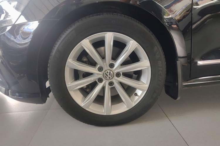 Used Volkswagen Passat 2016 330TSI DSG Prestige Edition Left Front Wheel Hub