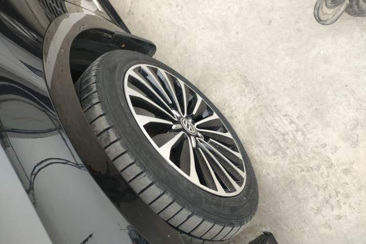 Used Volkswagen Passat 2016 330TSI DSG Prestige Edition Left Front Wheel Hub