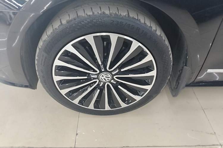 Used Volkswagen Passat 2016 330TSI DSG Prestige Edition Left Front Wheel Hub