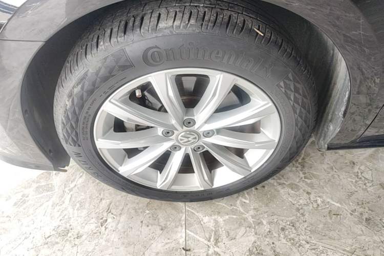 Used Volkswagen Passat 2016 330TSI DSG Prestige Edition Left Front Wheel Hub