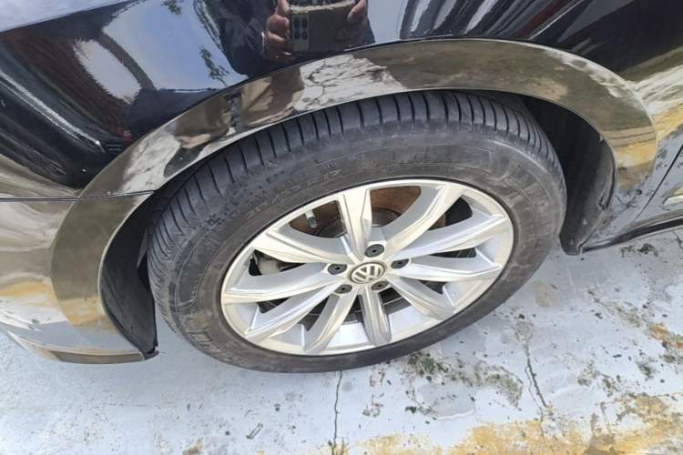 Used Volkswagen Passat 2016 380TSI DSG Prestige Edition Left Front Wheel Hub