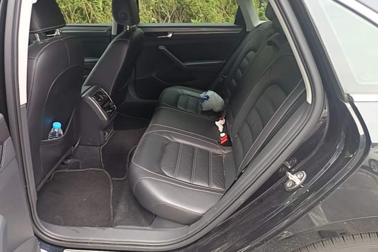 Used Volkswagen Passat 2016 330TSI DSG Luxury Edition Left Rear Seat