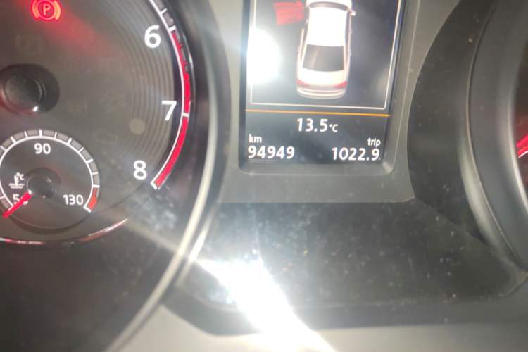 Used Volkswagen Passat 2016 330TSI DSG Prestige Edition Odometer Close Up