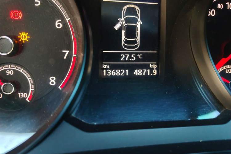 Used Volkswagen Passat 2016 280TSI DSG Prestige Edition Odometer Close Up