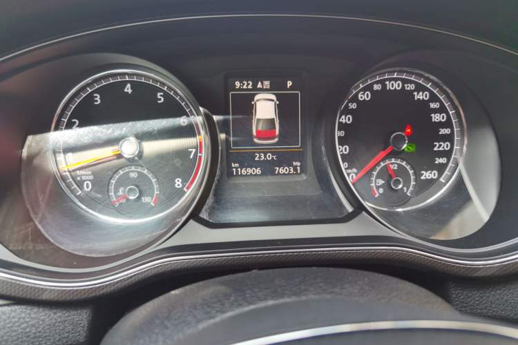 Used Volkswagen Passat 2016 330TSI DSG Prestige Edition Odometer Close Up