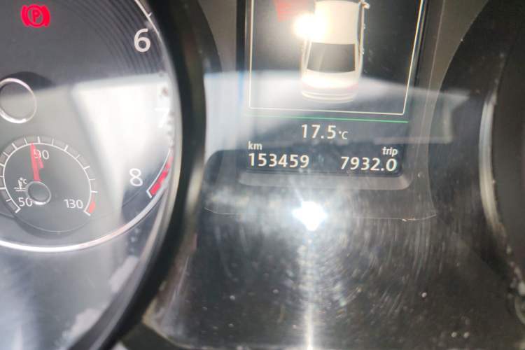 Used Volkswagen Passat 2016 330TSI DSG Prestige Edition Odometer Close Up