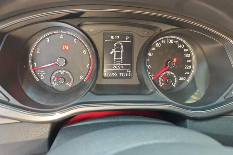 Used Volkswagen Passat 2016 330TSI DSG Luxury Edition Odometer Close Up