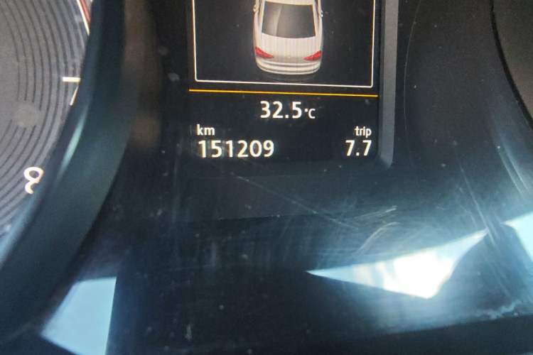 Used Volkswagen Passat 2016 330TSI DSG Prestige Edition Odometer Close Up