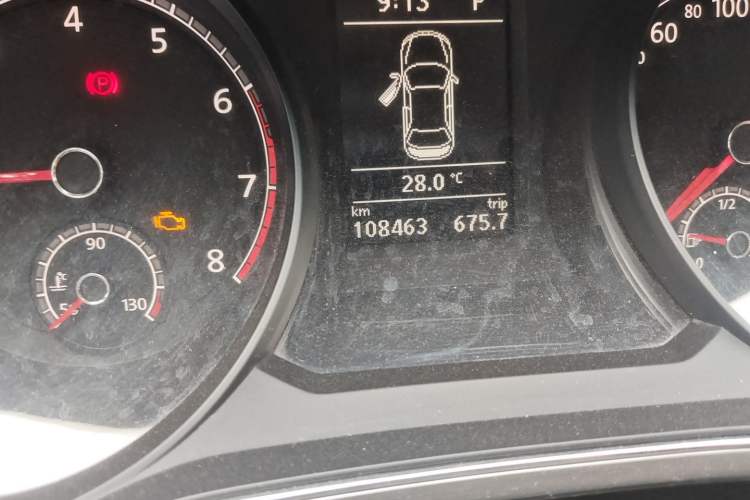 Used Volkswagen Passat 2016 330TSI DSG Luxury Edition Odometer Close Up