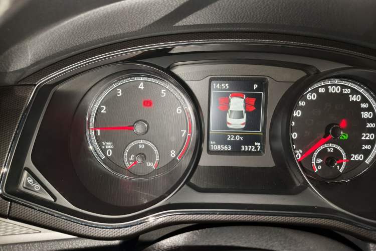 Used Volkswagen Passat 2016 330TSI DSG Prestige Edition Odometer Close Up