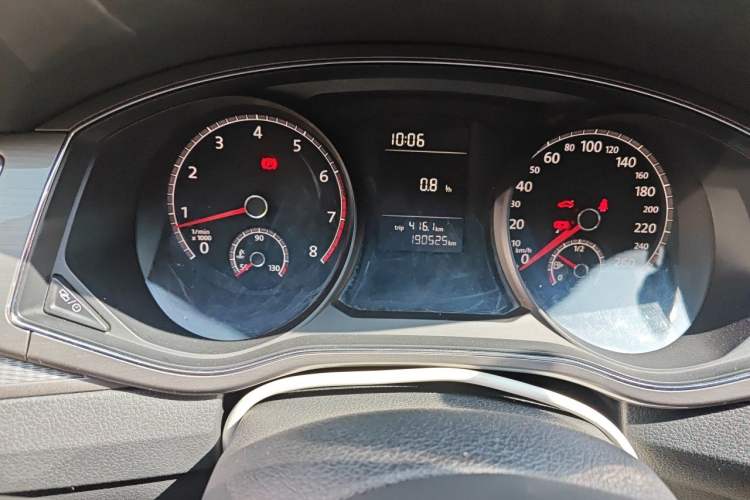 Used Volkswagen Passat 2016 280TSI Manual Luxury Edition Odometer Close Up