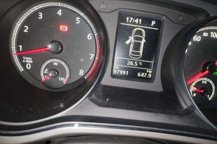 Used Volkswagen Passat 2016 280TSI DSG Prestige Edition Odometer Close Up