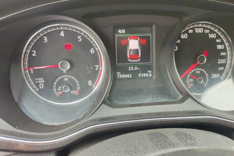 Used Volkswagen Passat 2016 330TSI DSG Prestige Edition Odometer Close Up