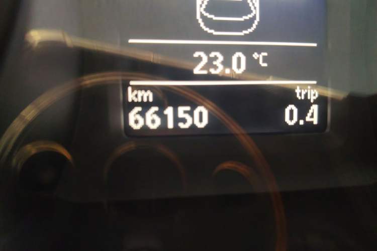 Used Volkswagen Passat 2016 330TSI DSG Luxury Edition Odometer Close Up