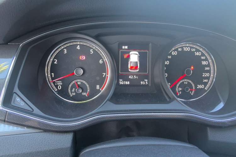 Used Volkswagen Passat 2016 330TSI DSG Prestige Edition Odometer Close Up