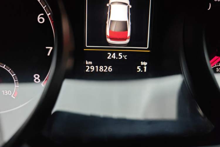Used Volkswagen Passat 2016 330TSI DSG Prestige Edition Odometer Close Up