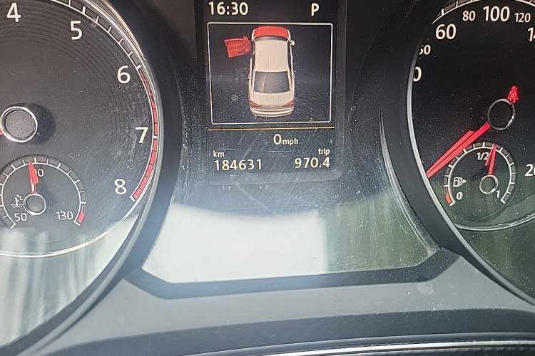 Used Volkswagen Passat 2016 330TSI DSG Prestige Edition Odometer Close Up