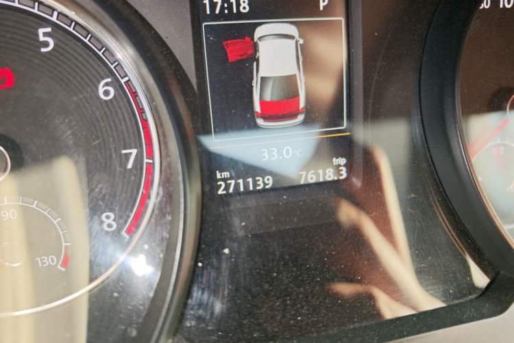 Used Volkswagen Passat 2016 330TSI DSG Prestige Edition Odometer Close Up