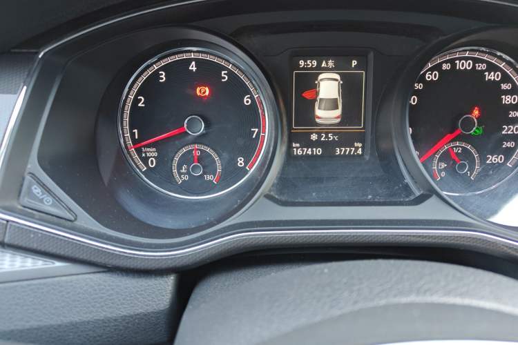 Used Volkswagen Passat 2016 330TSI DSG Prestige Edition Odometer Close Up