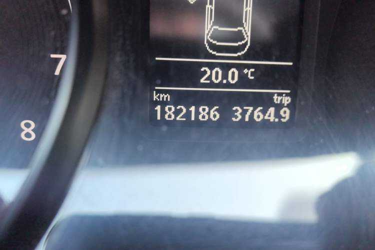 Used Volkswagen Passat 2016 330TSI DSG Luxury Edition Odometer Close Up