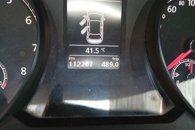 Used Volkswagen Passat 2016 330TSI DSG Luxury Edition Odometer Close Up